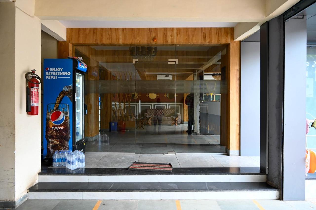Adiraj Residency Hotel Navi Mumbai Buitenkant foto