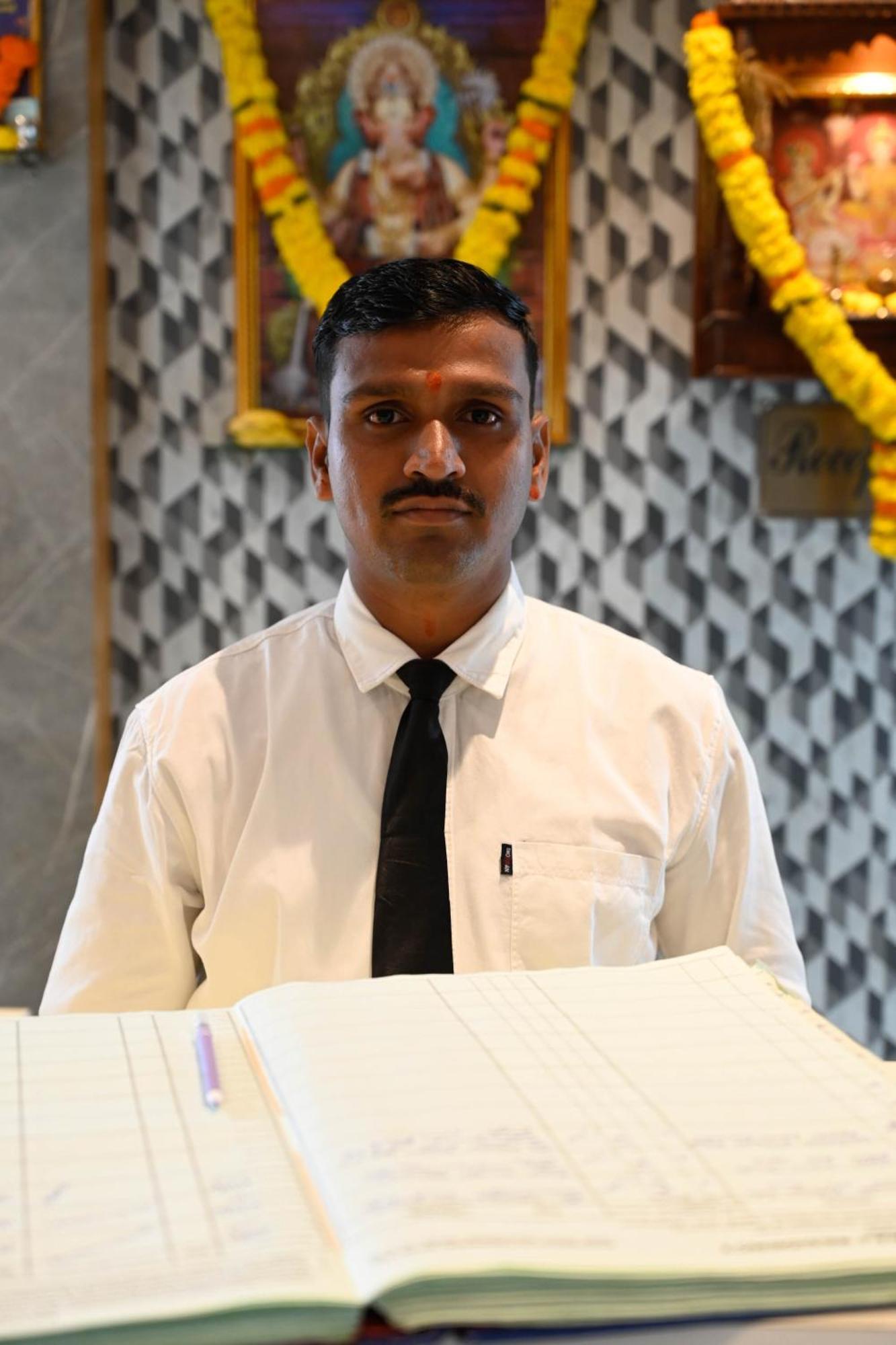 Adiraj Residency Hotel Navi Mumbai Buitenkant foto