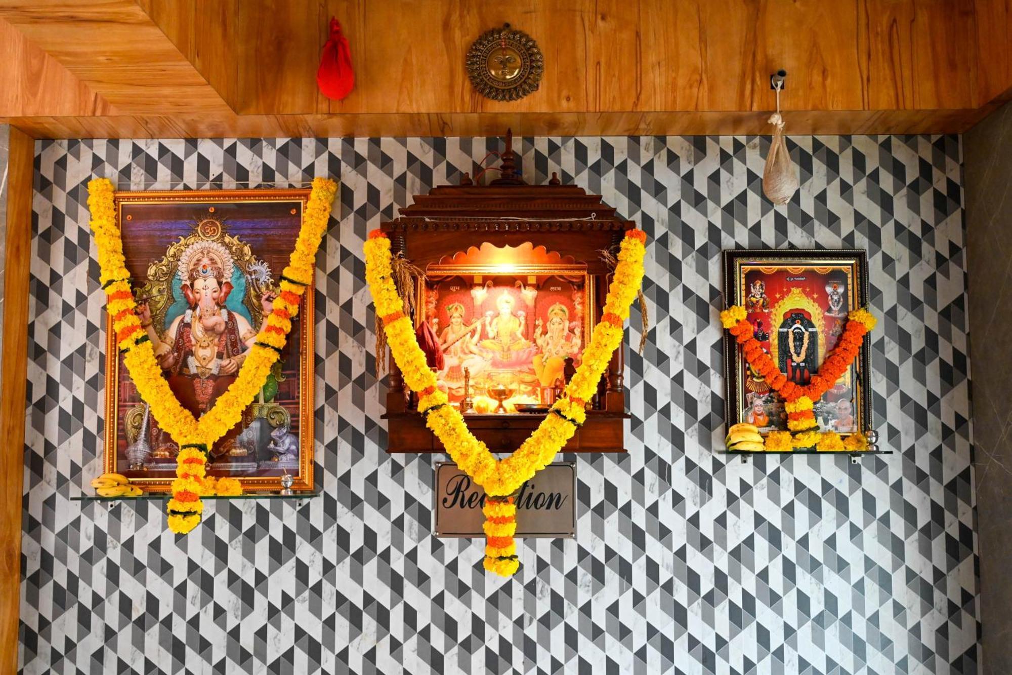 Adiraj Residency Hotel Navi Mumbai Buitenkant foto