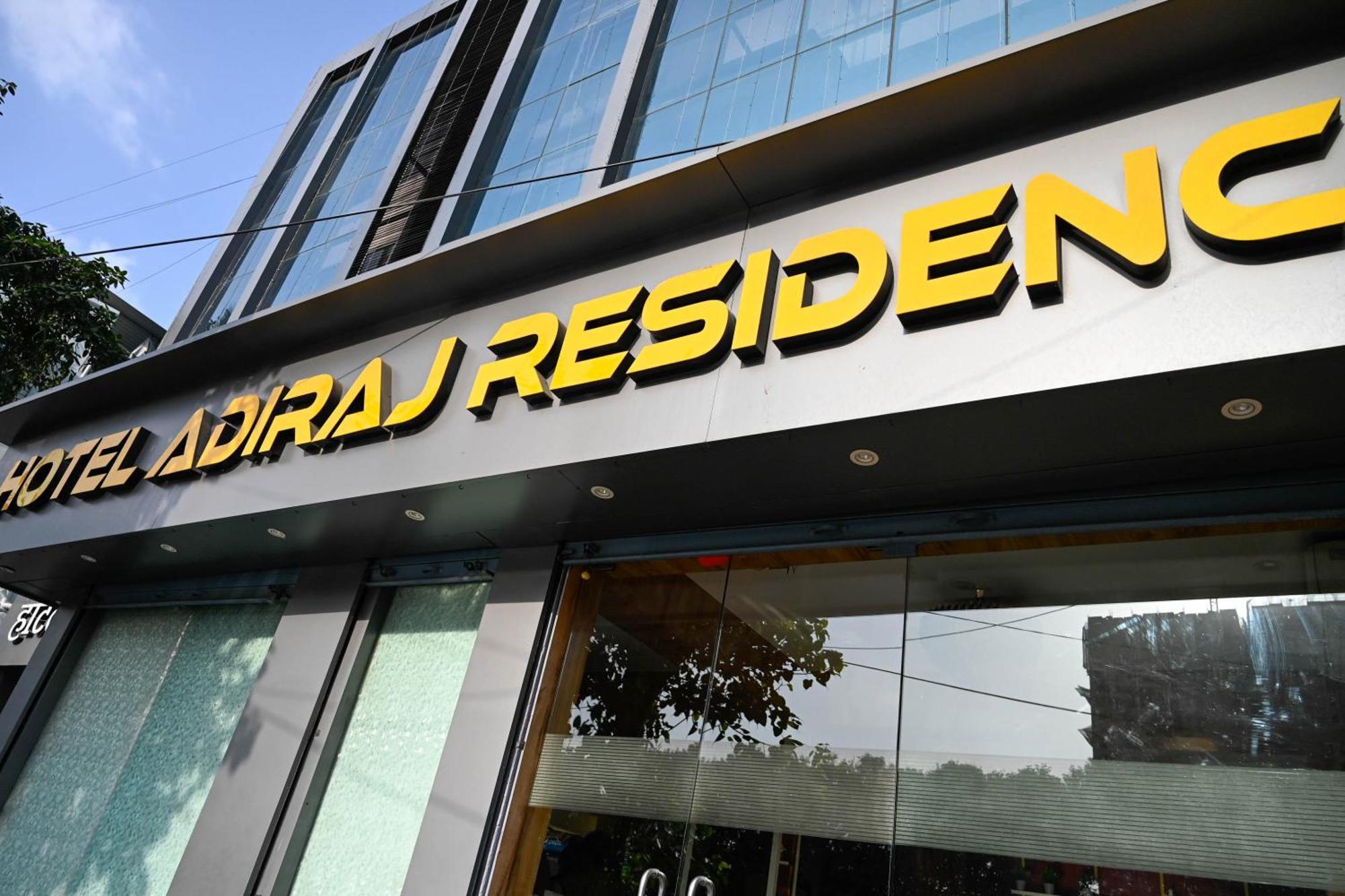 Adiraj Residency Hotel Navi Mumbai Buitenkant foto