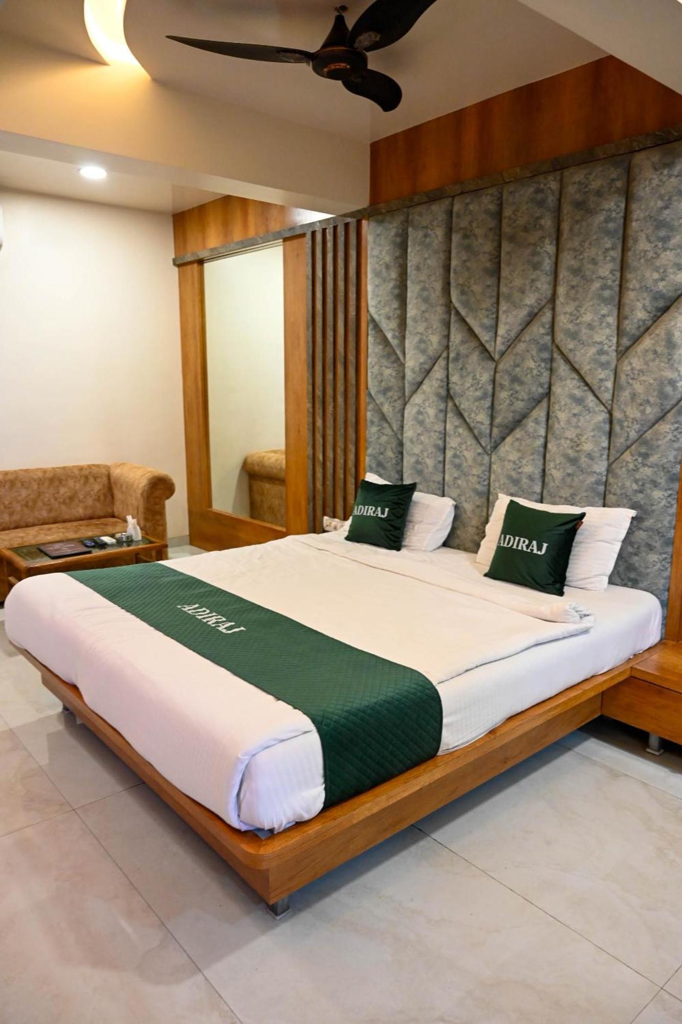 Adiraj Residency Hotel Navi Mumbai Buitenkant foto